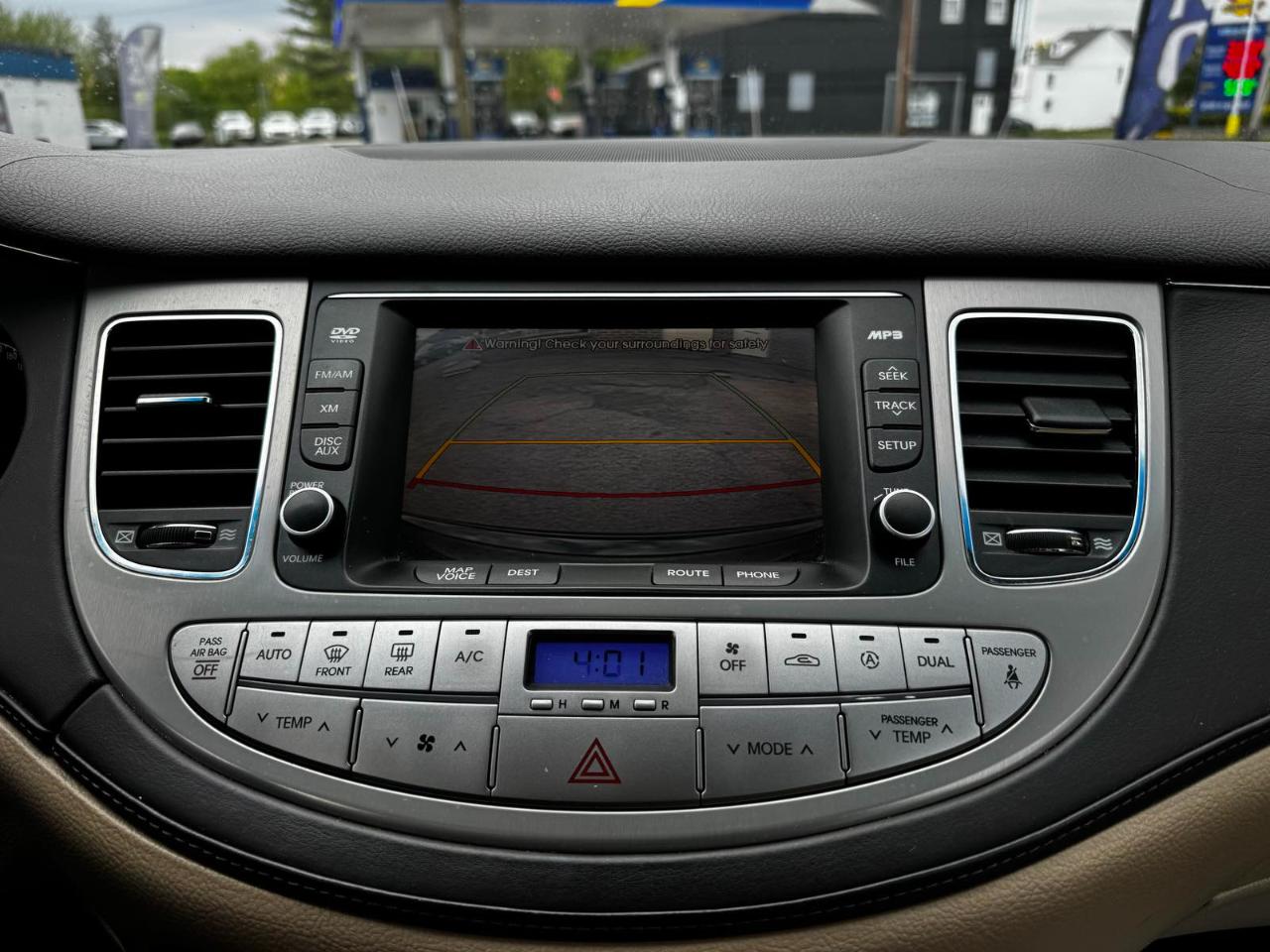 Hyundai Genesis 4dr Sdn 4.6L V8 2010