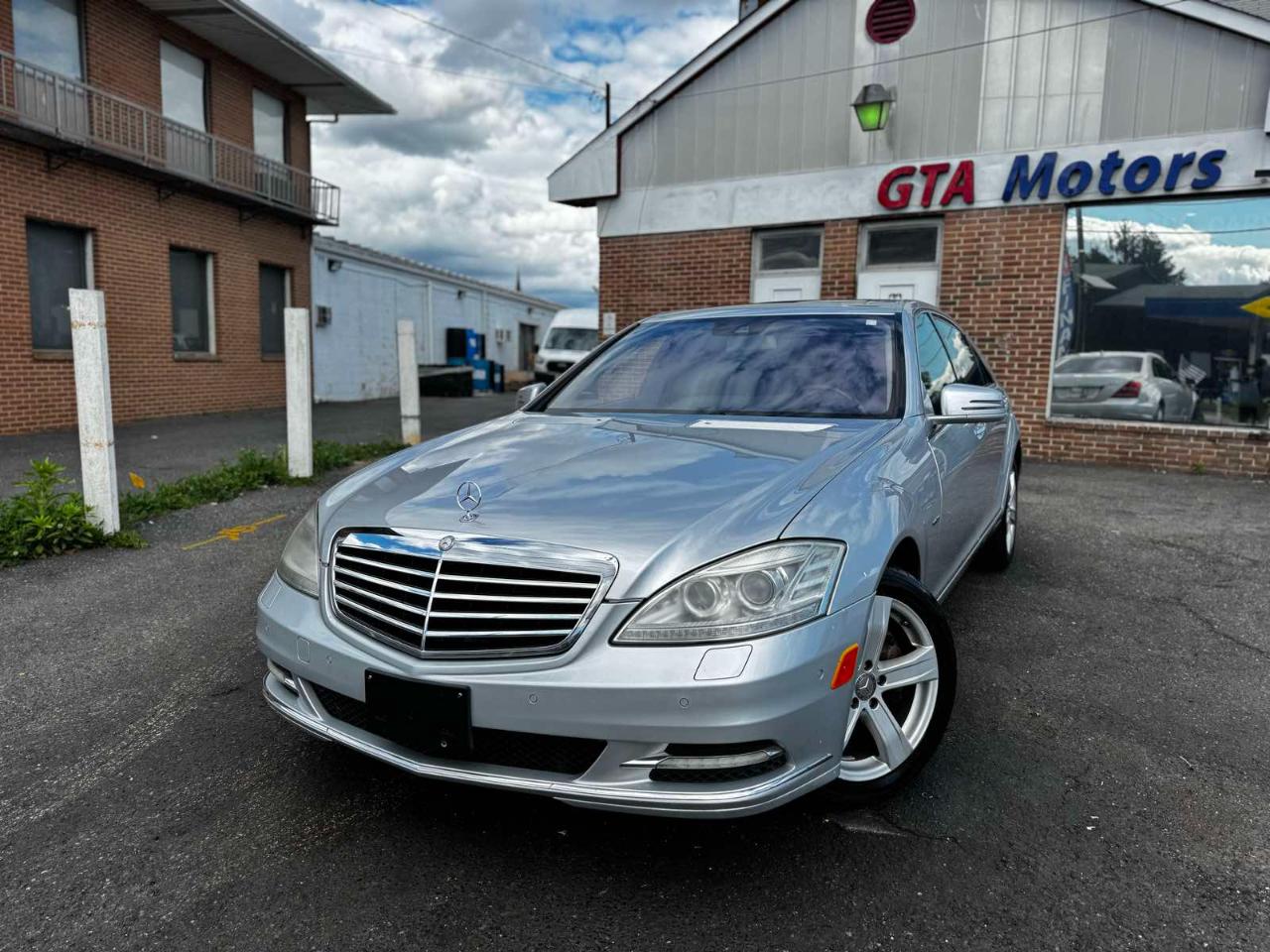 Mercedes-Benz S-Class 4dr Sdn S 550 4MATIC 2012