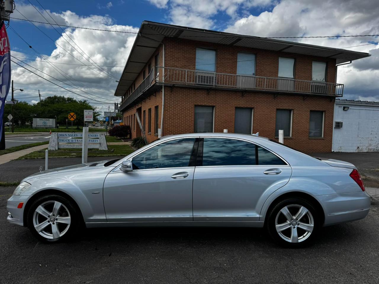 Mercedes-Benz S-Class 4dr Sdn S 550 4MATIC 2012