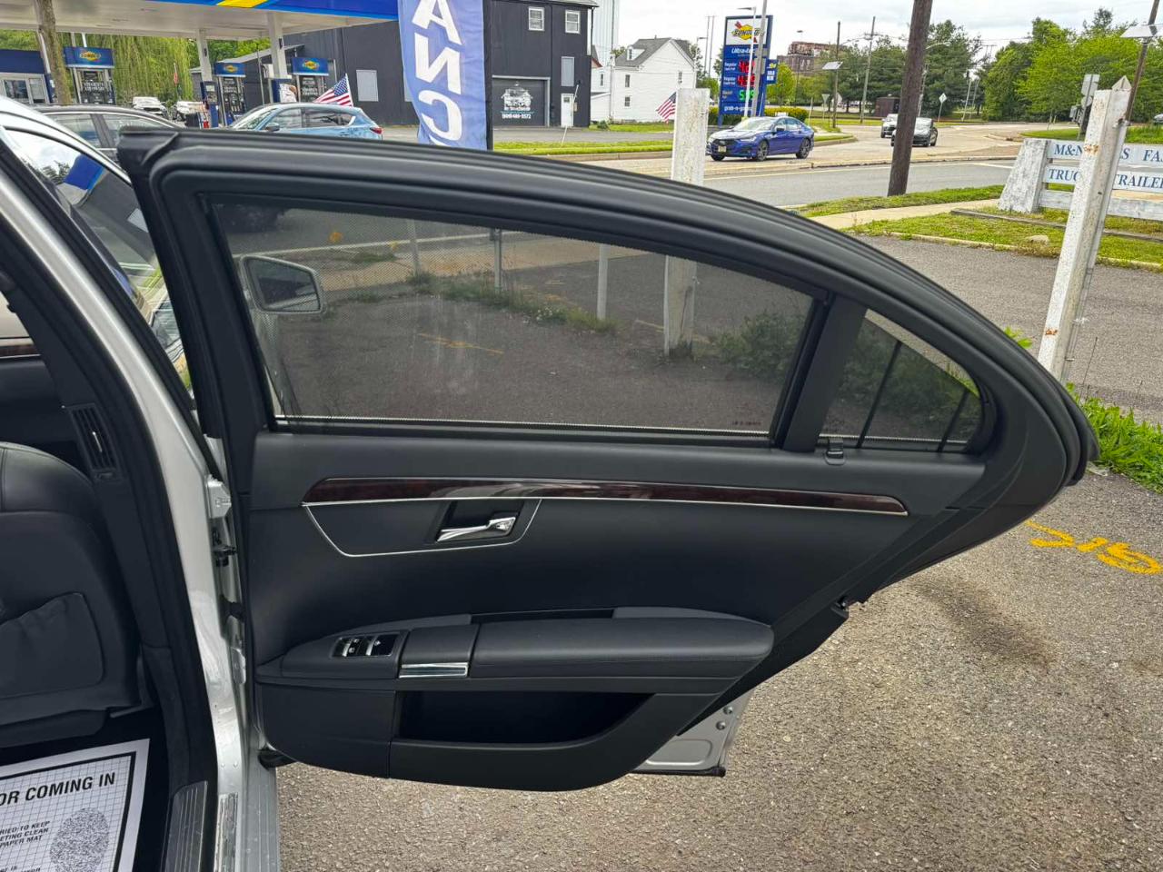 Mercedes-Benz S-Class 4dr Sdn S 550 4MATIC 2012