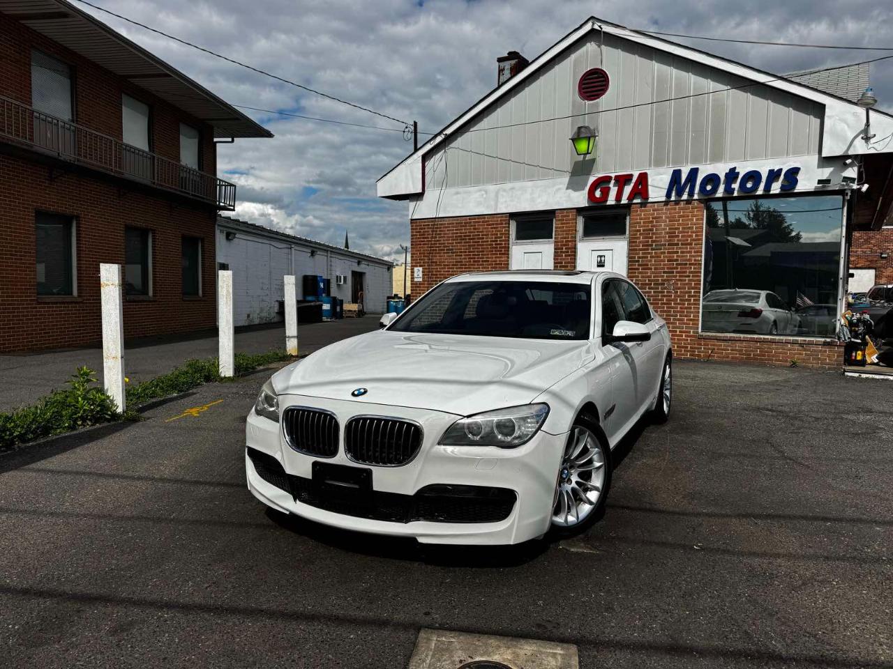 BMW 7 Series 4dr Sdn 740Li xDrive AWD 2014