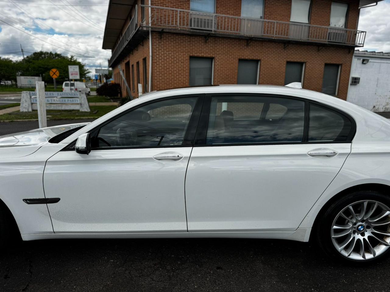 BMW 7 Series 4dr Sdn 740Li xDrive AWD 2014
