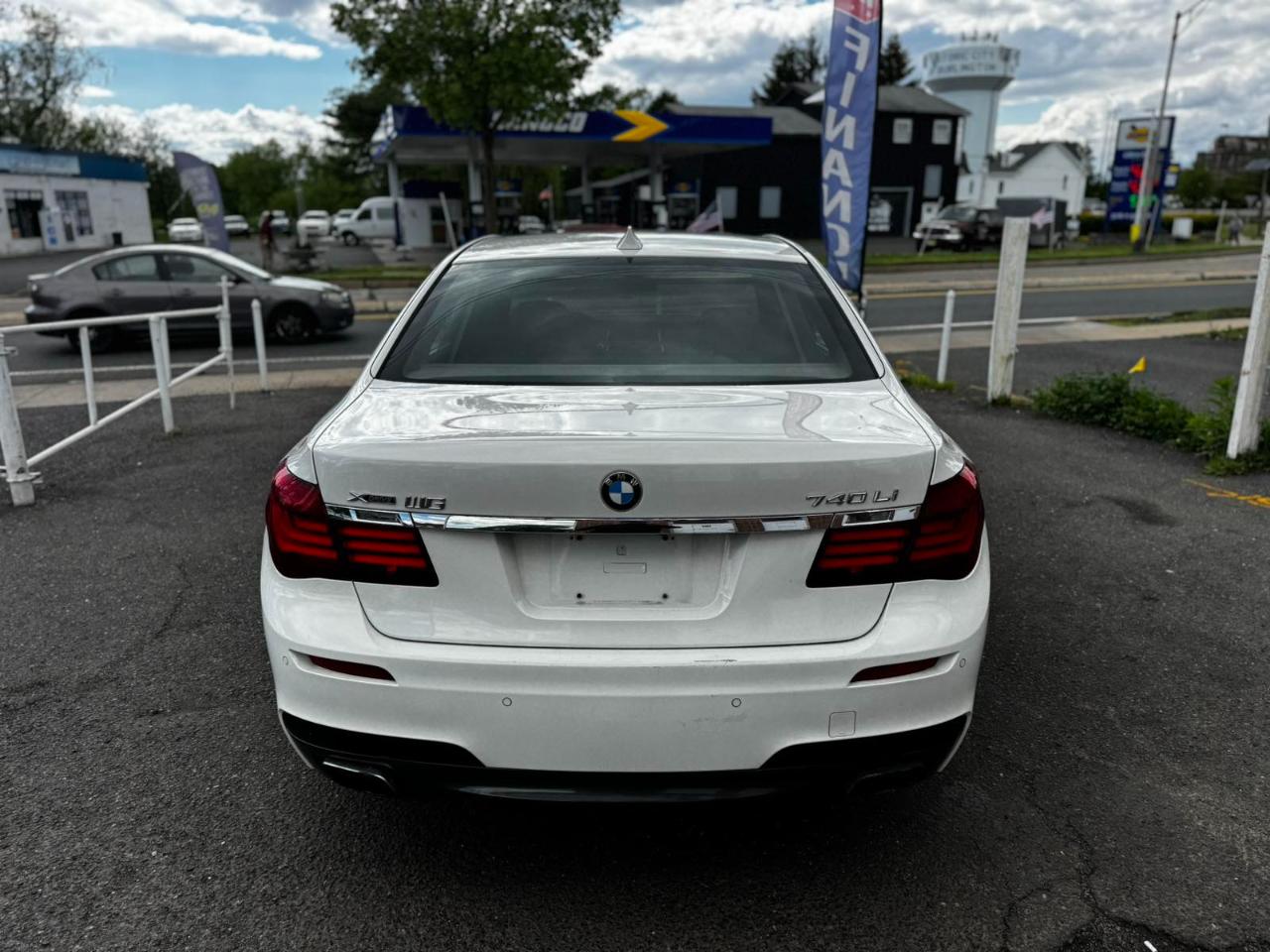 BMW 7 Series 4dr Sdn 740Li xDrive AWD 2014