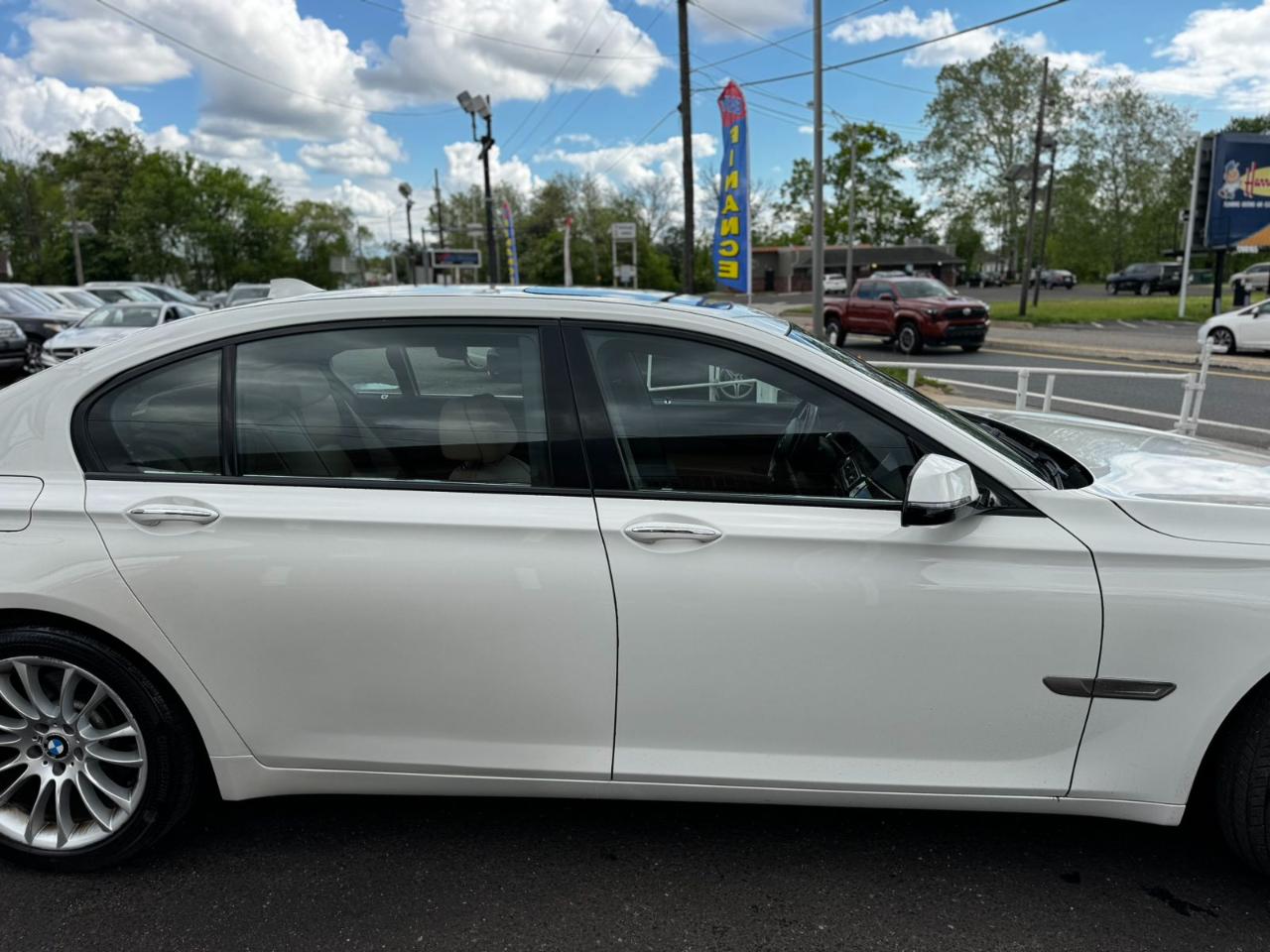 BMW 7 Series 4dr Sdn 740Li xDrive AWD 2014