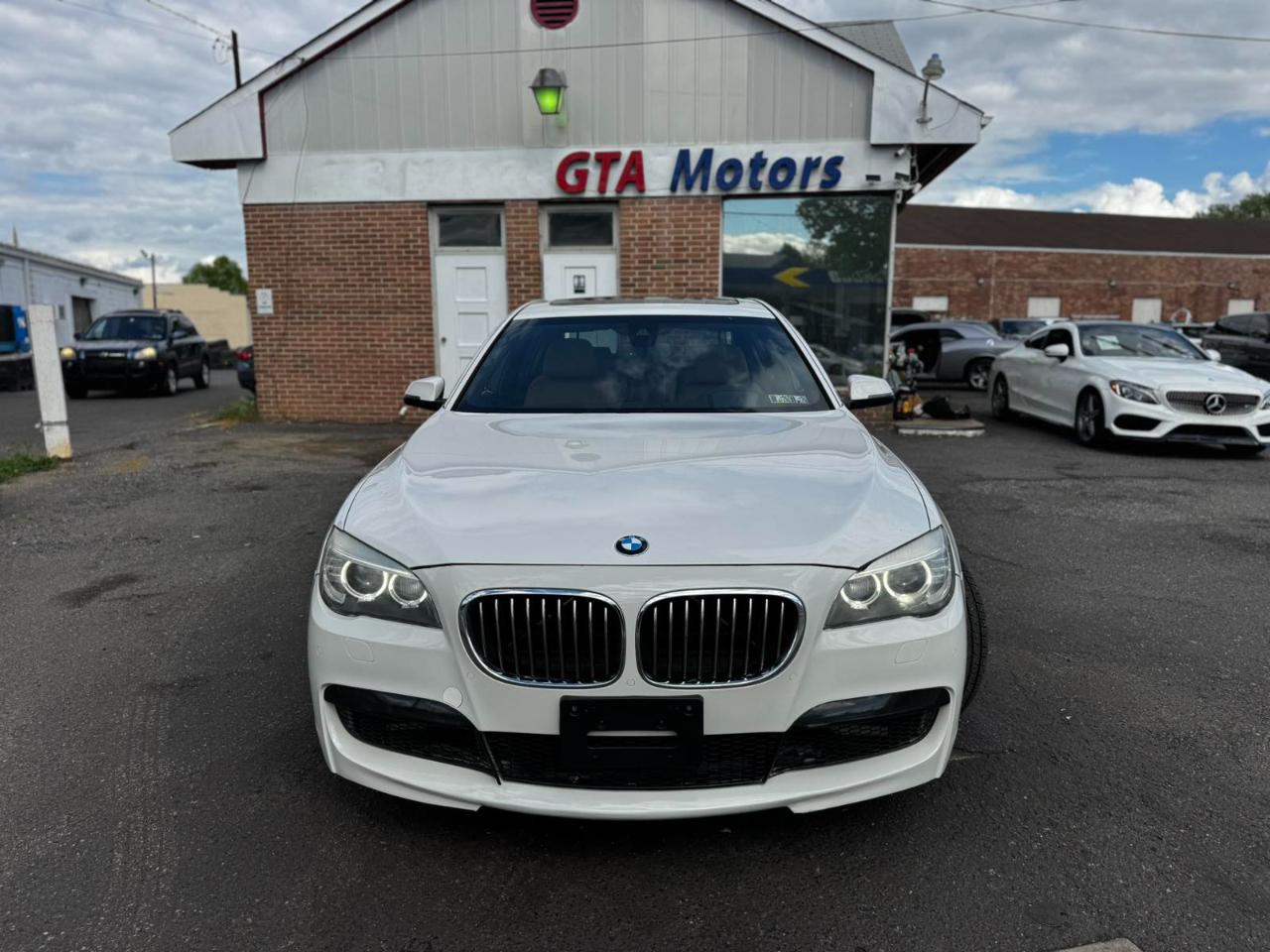 BMW 7 Series 4dr Sdn 740Li xDrive AWD 2014