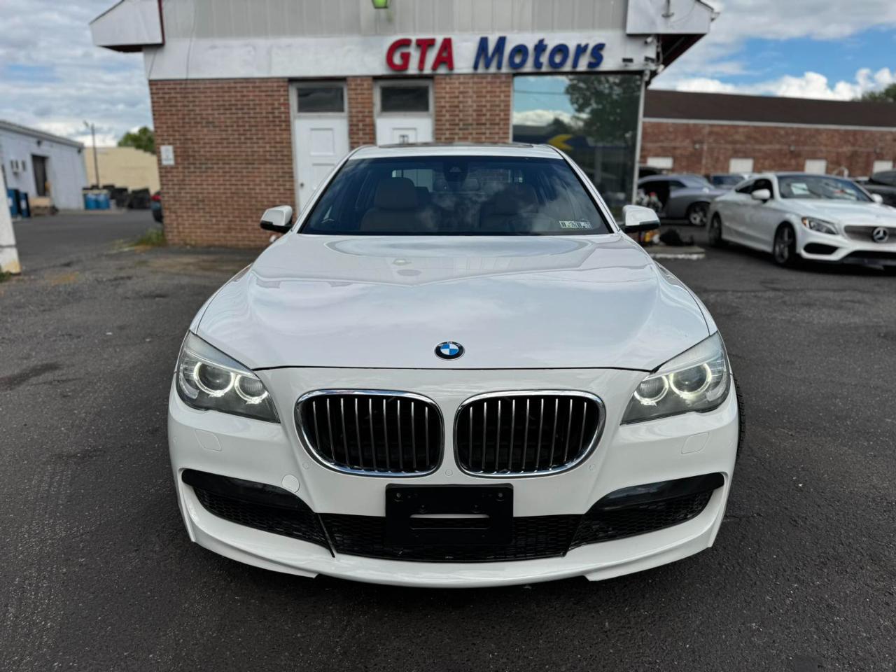 BMW 7 Series 4dr Sdn 740Li xDrive AWD 2014