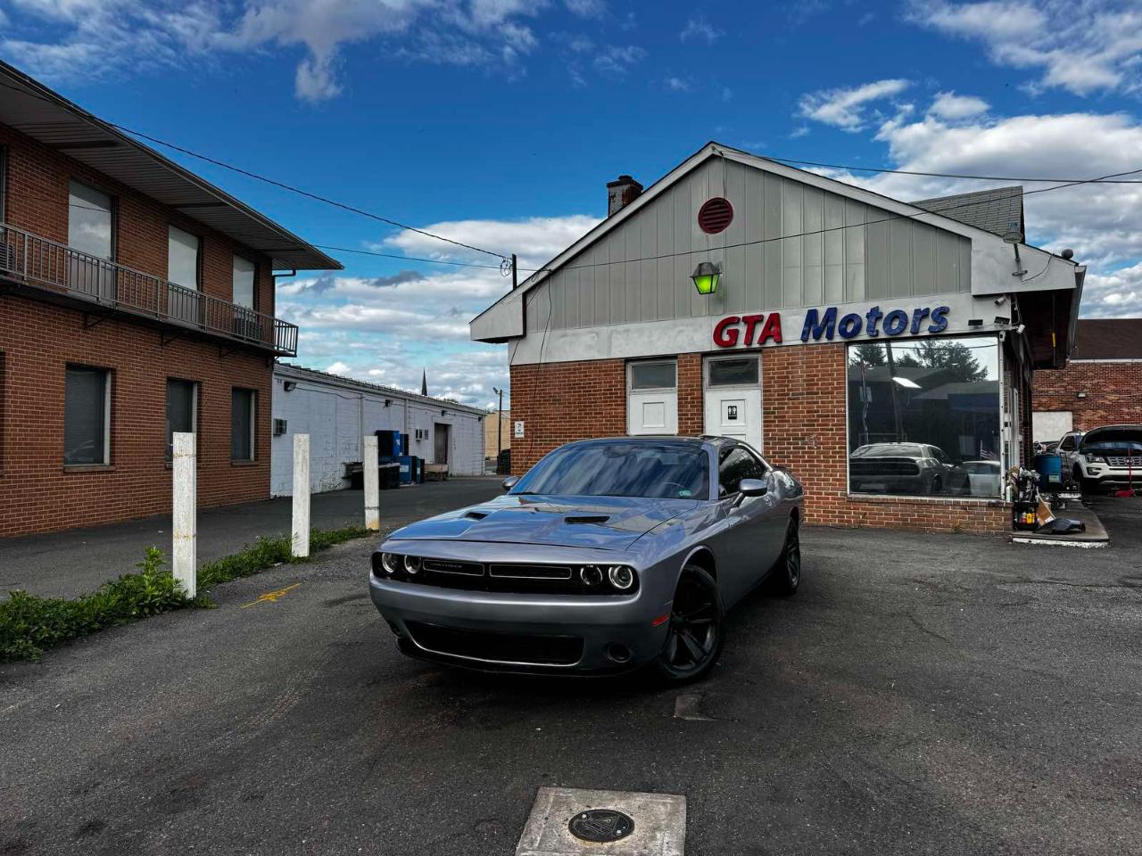 Dodge Challenger 2dr Cpe SXT 2016