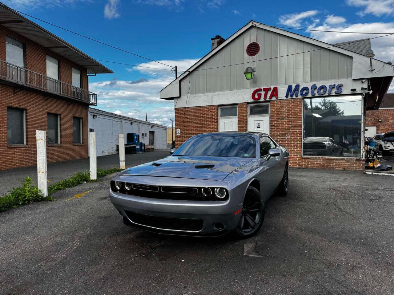 Dodge Challenger 2dr Cpe SXT 2016