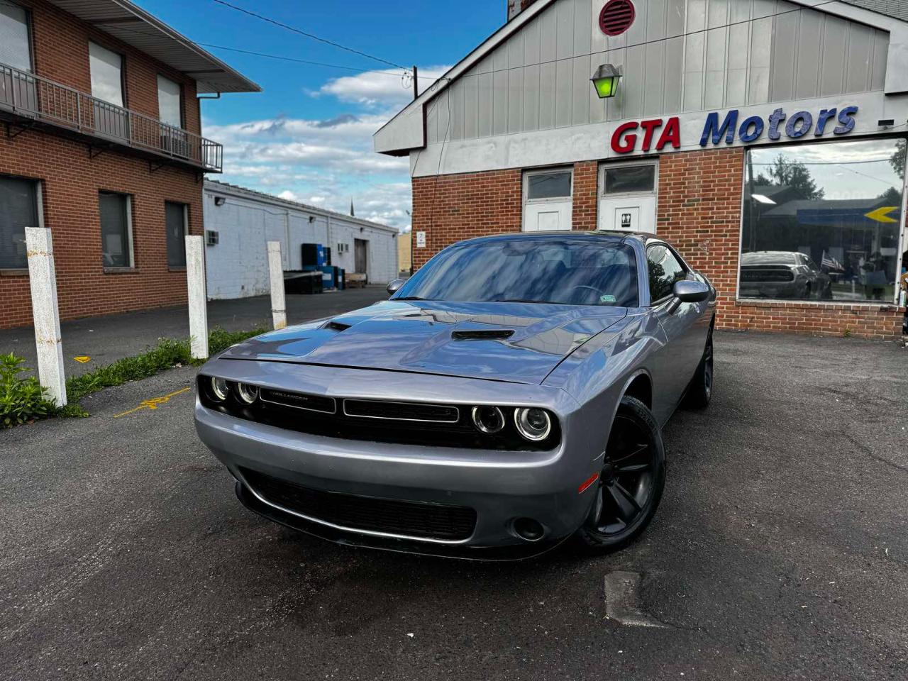 Dodge Challenger 2dr Cpe SXT 2016