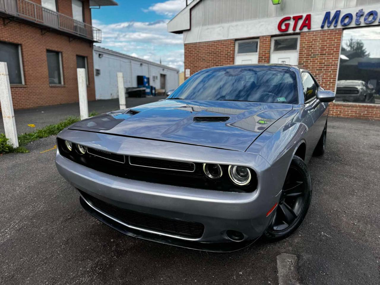 Dodge Challenger 2dr Cpe SXT 2016