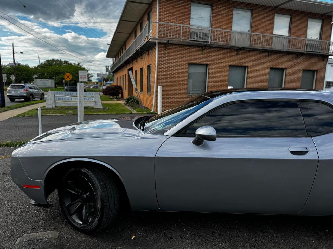 Dodge Challenger 2dr Cpe SXT 2016