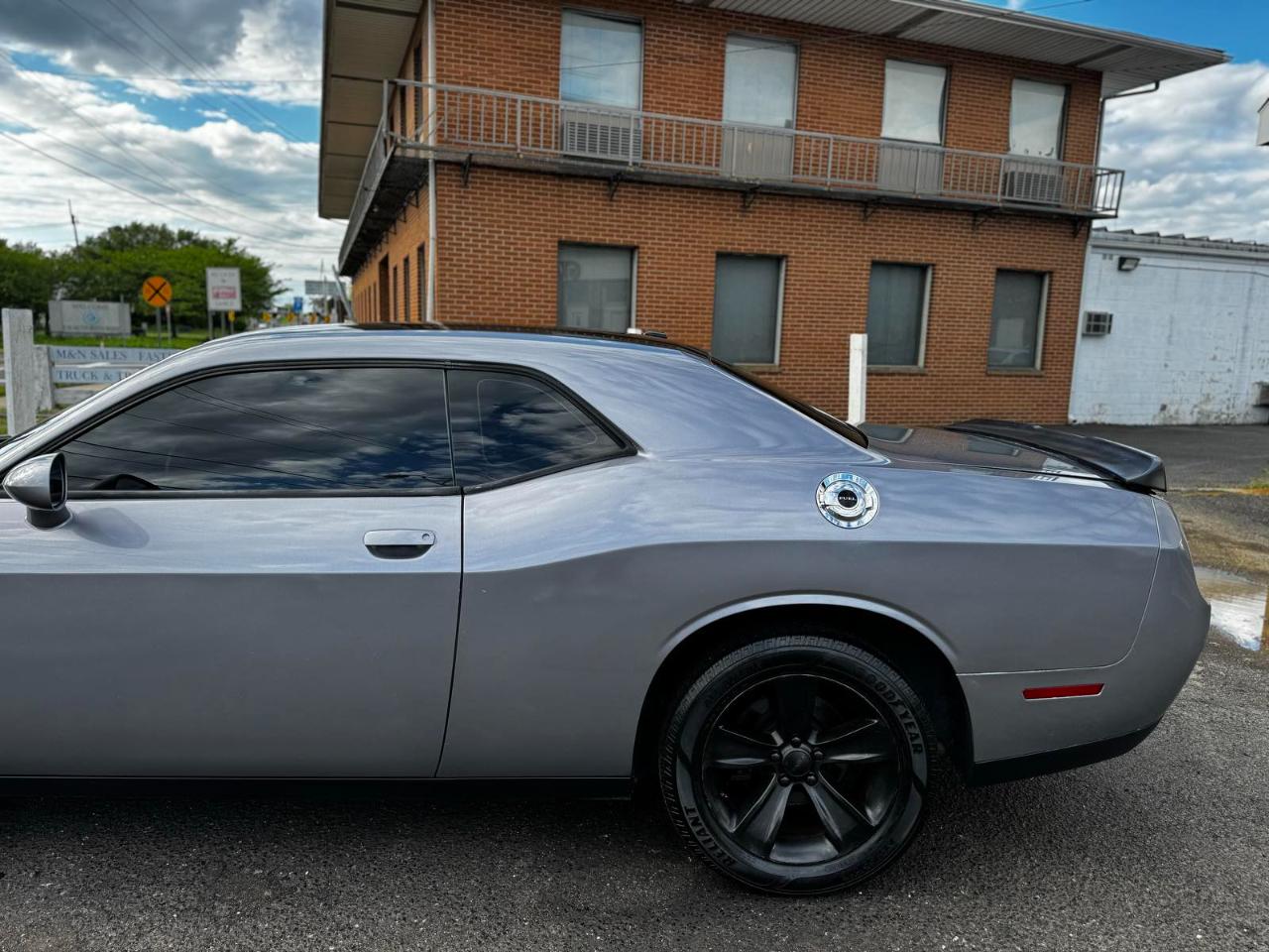 Dodge Challenger 2dr Cpe SXT 2016