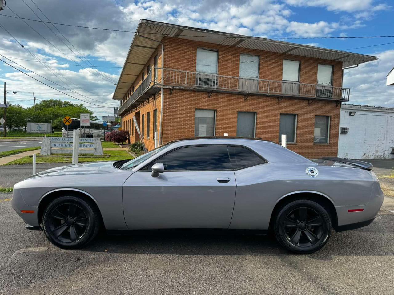 Dodge Challenger 2dr Cpe SXT 2016