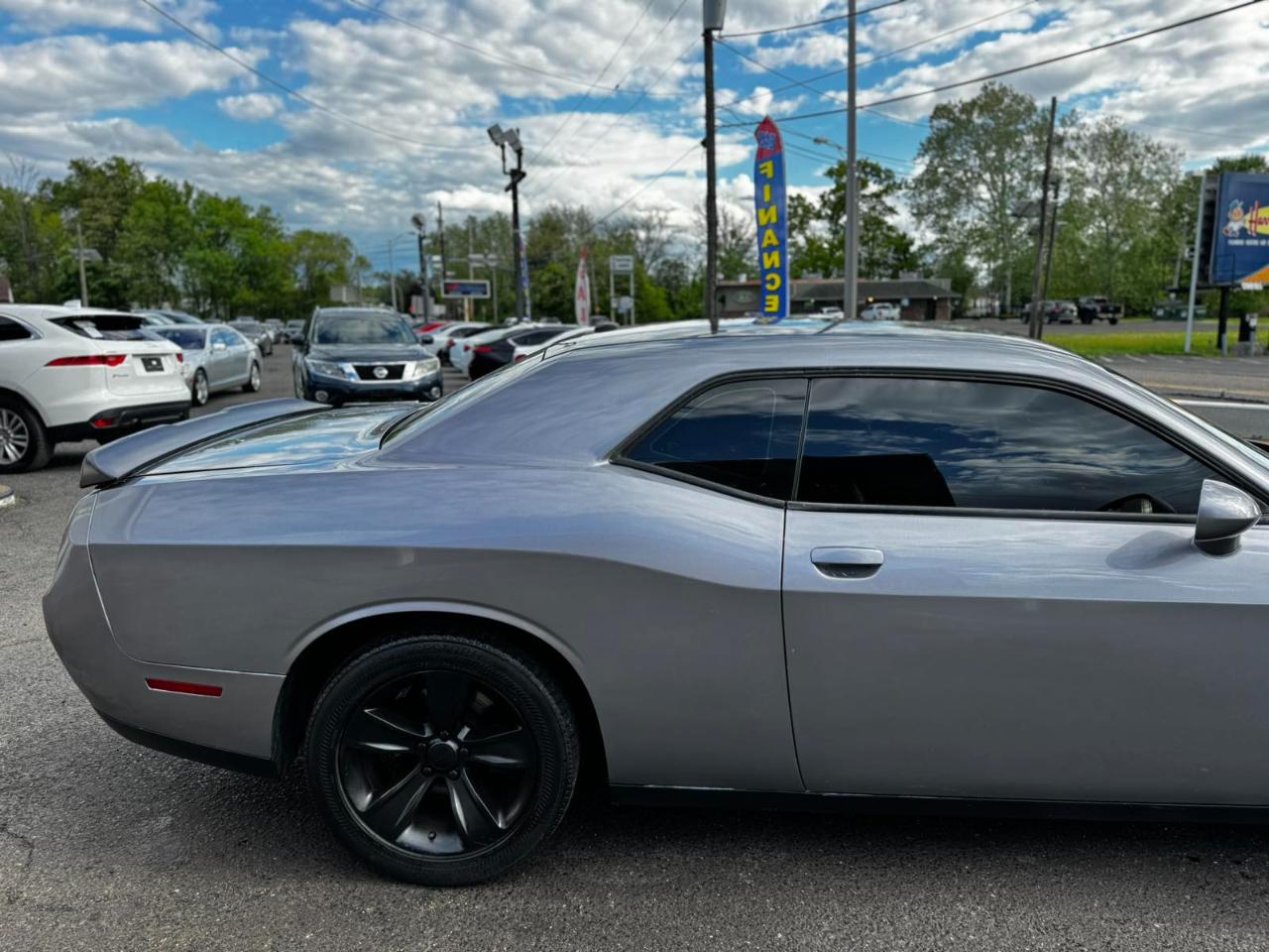 Dodge Challenger 2dr Cpe SXT 2016
