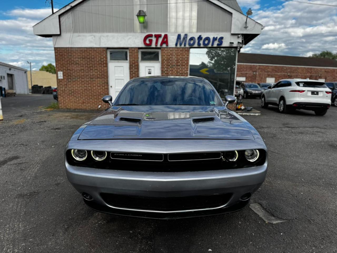 Dodge Challenger 2dr Cpe SXT 2016