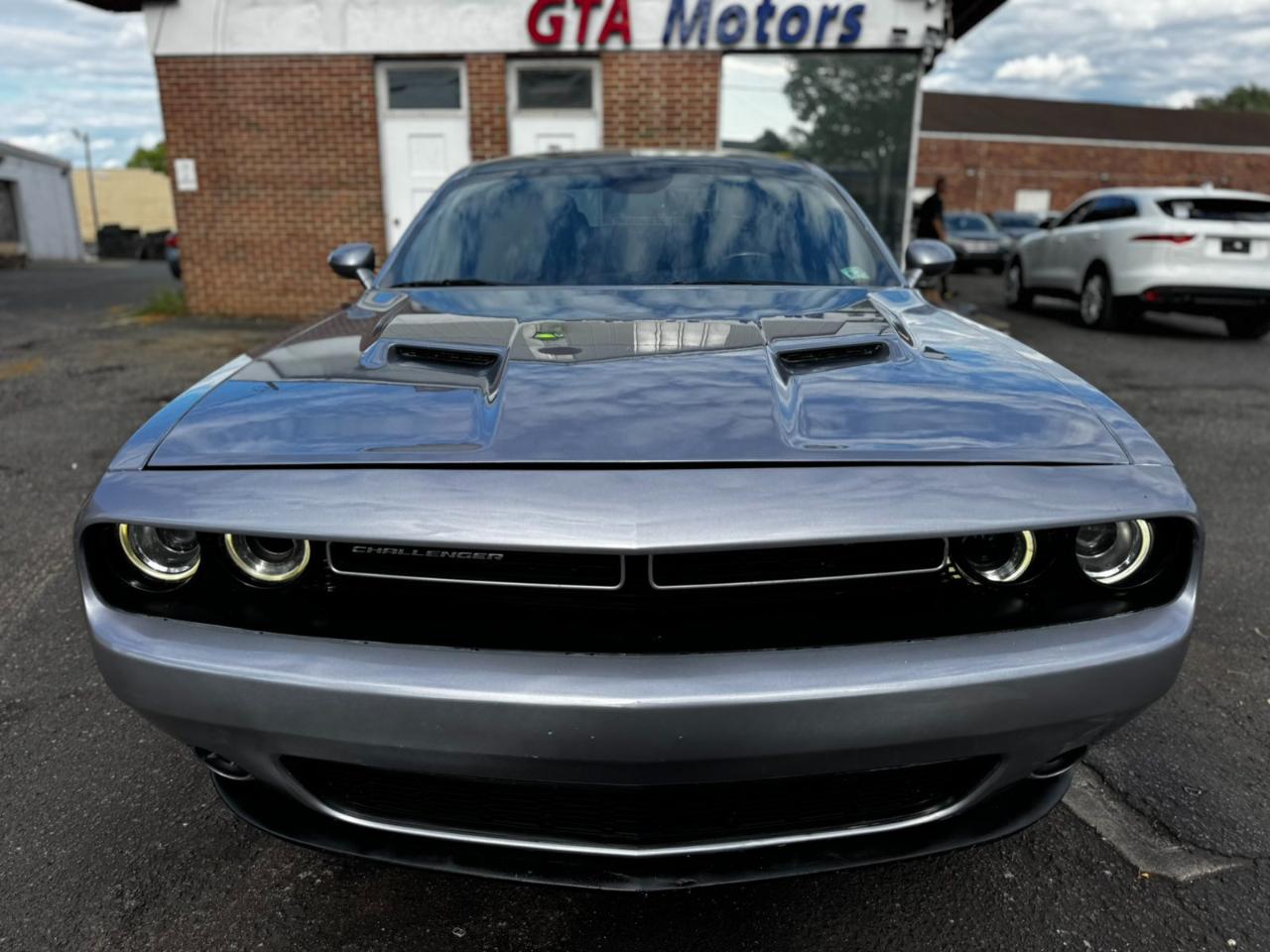 Dodge Challenger 2dr Cpe SXT 2016