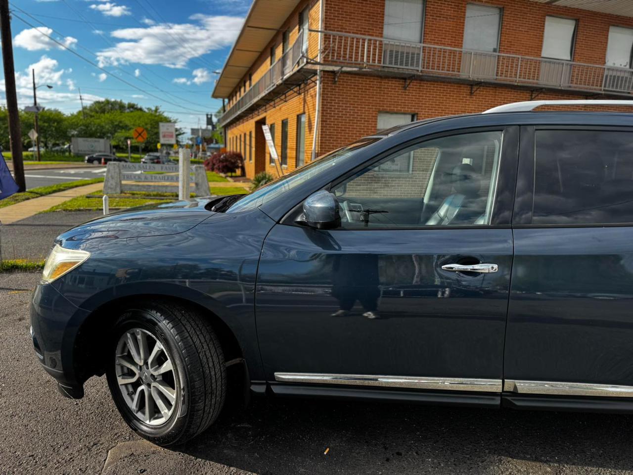 Nissan Pathfinder 4WD 4dr SL 2015