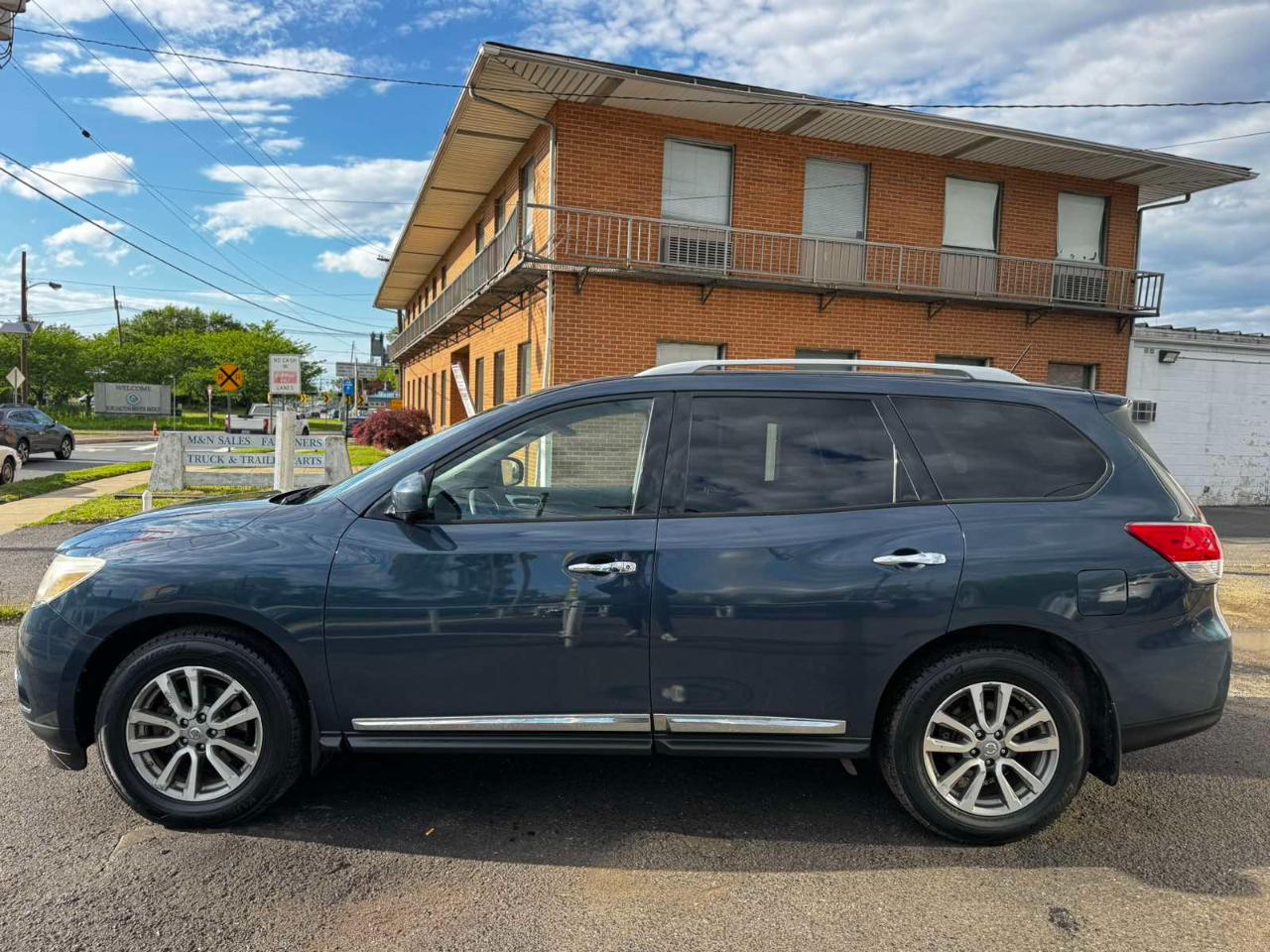 Nissan Pathfinder 4WD 4dr SL 2015