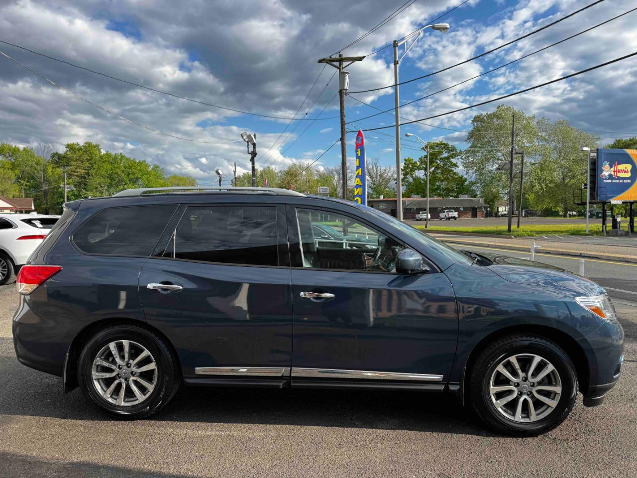 Nissan Pathfinder 4WD 4dr SL 2015