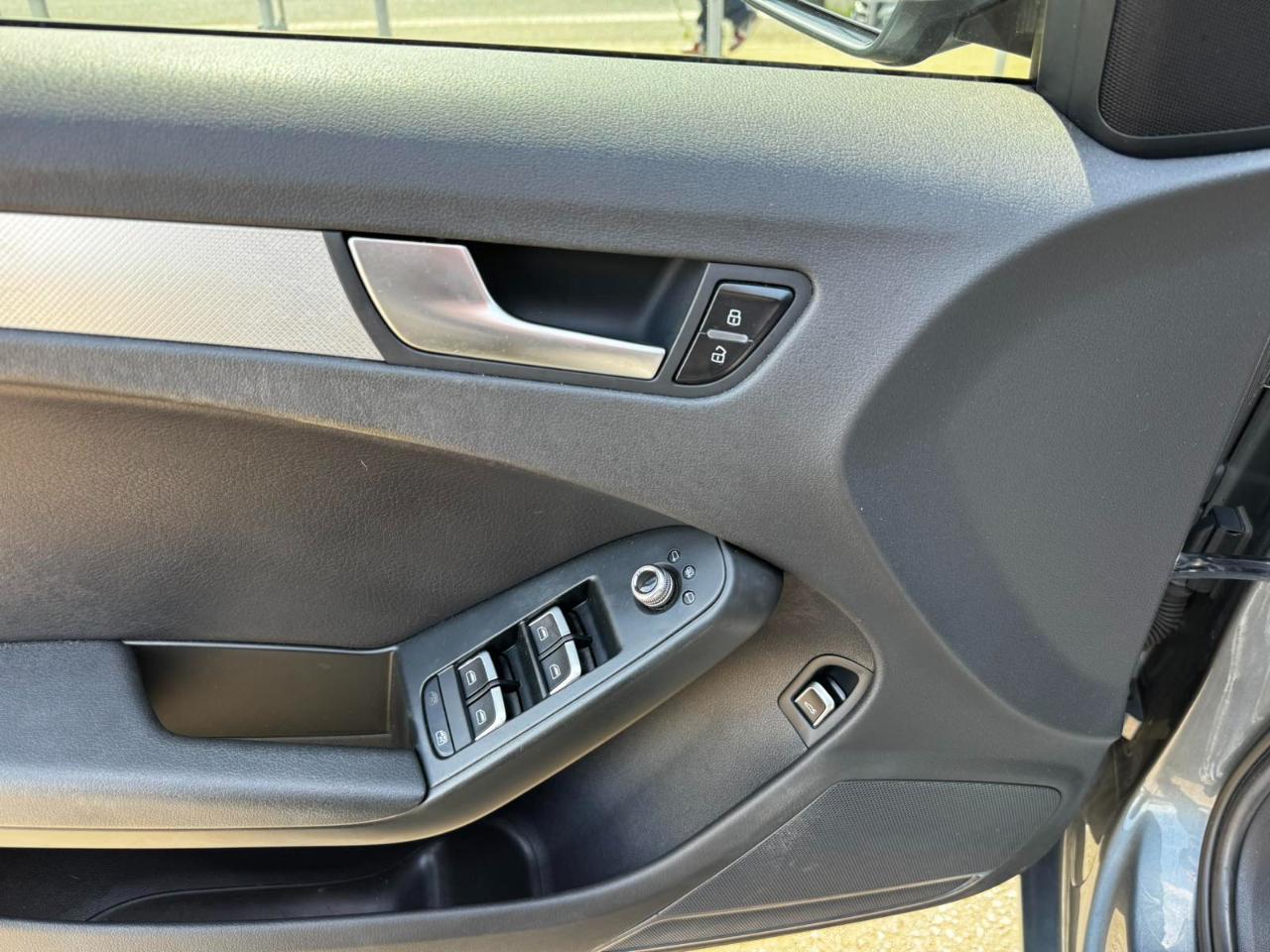 Audi A4 4dr Sdn Auto quattro 2.0T Premium 2013