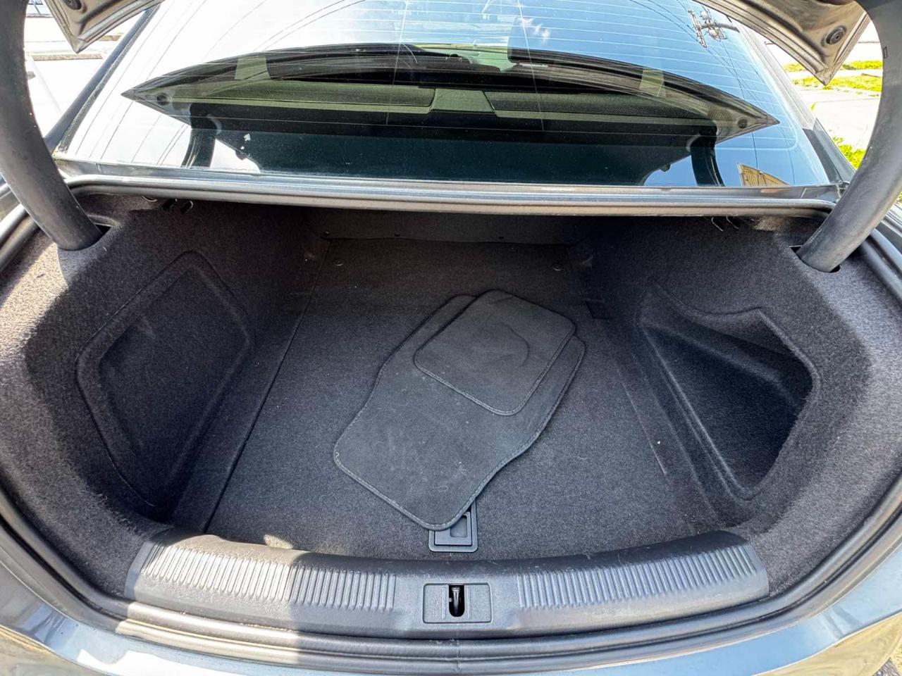 Audi A4 4dr Sdn Auto quattro 2.0T Premium 2013