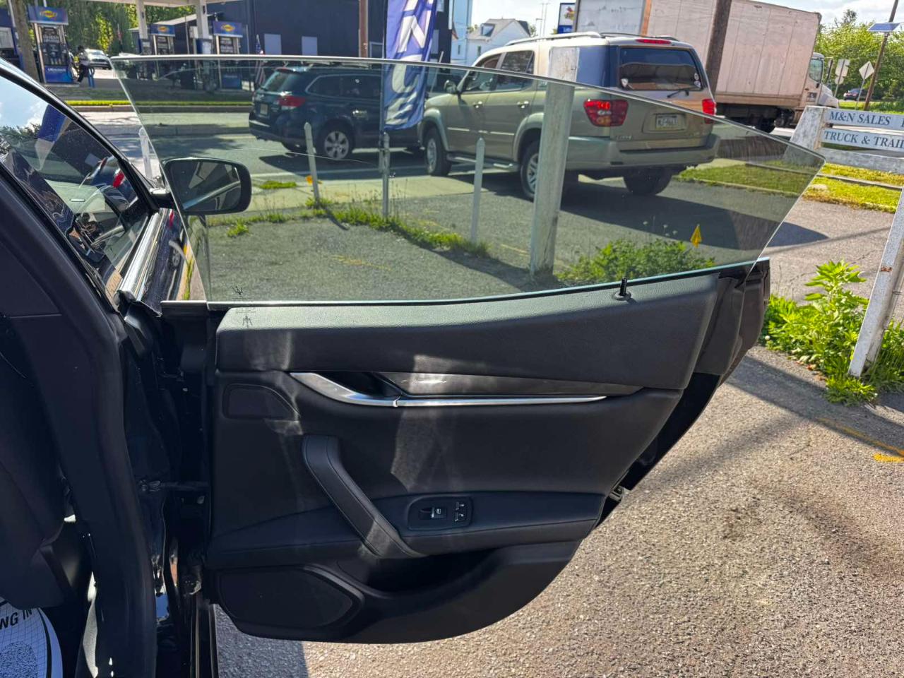 Maserati Ghibli 4dr Sdn 2014