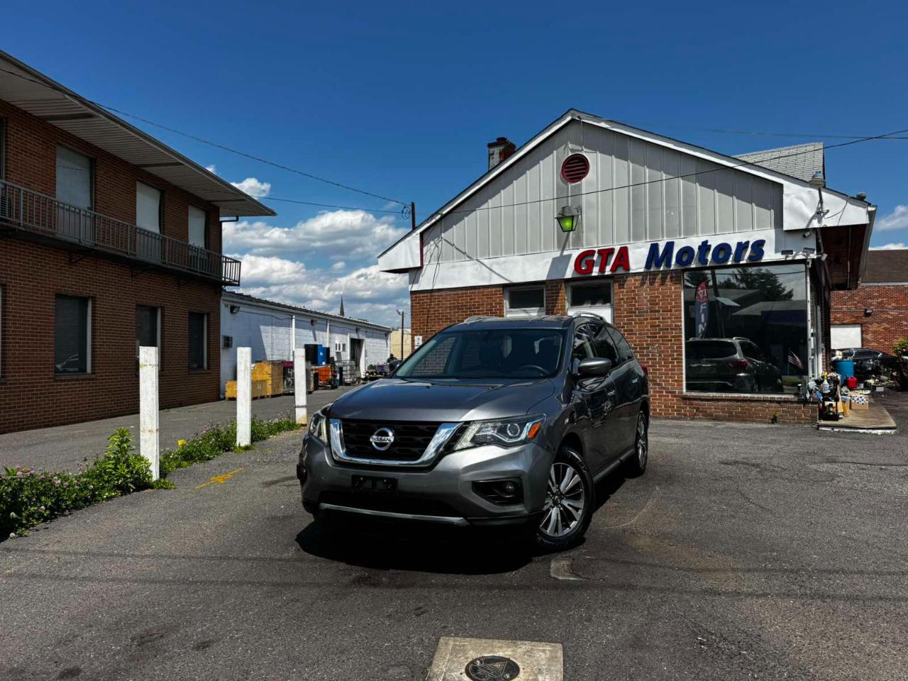 Nissan Pathfinder FWD SL 2018