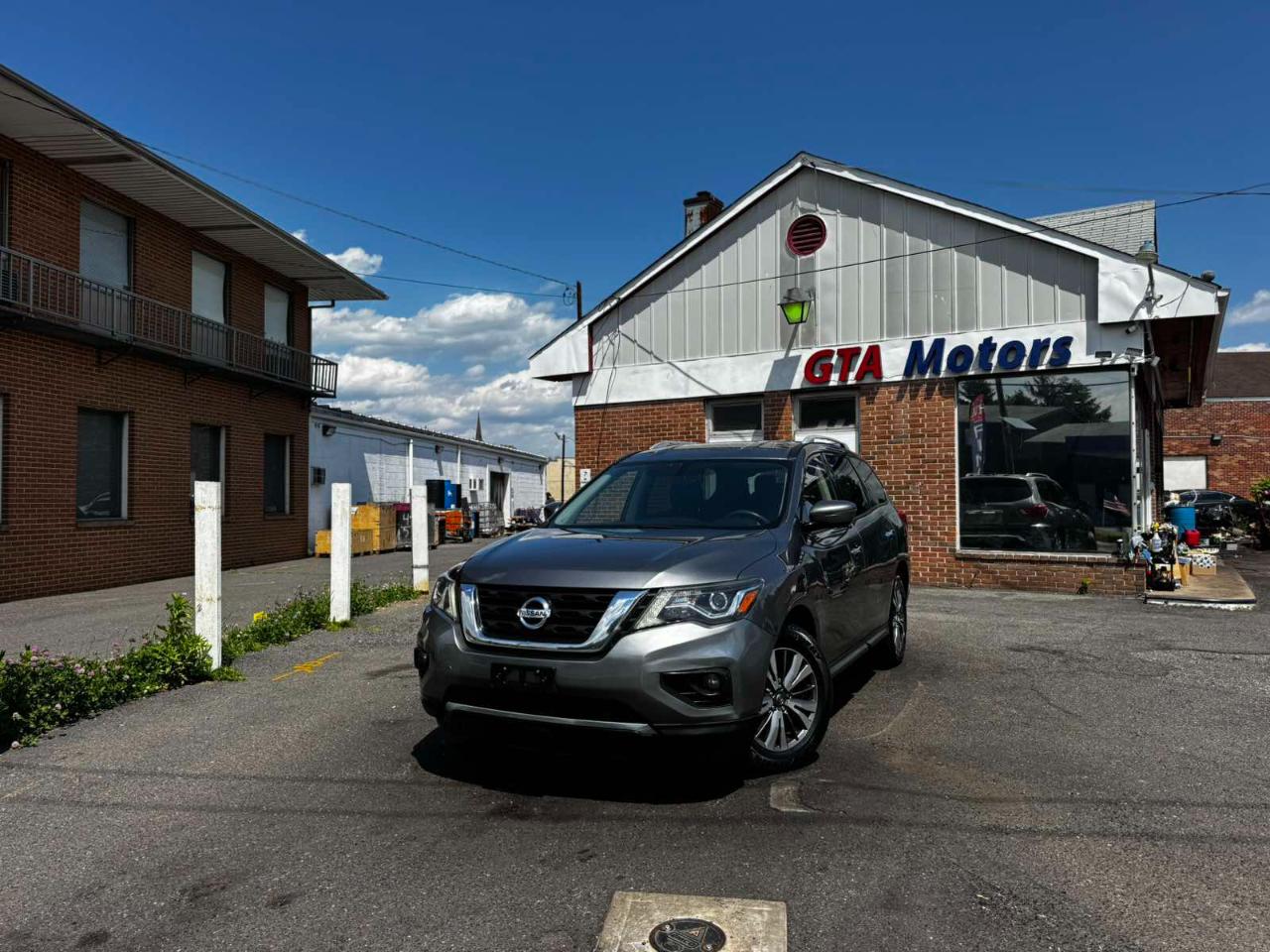 Nissan Pathfinder FWD SL 2018
