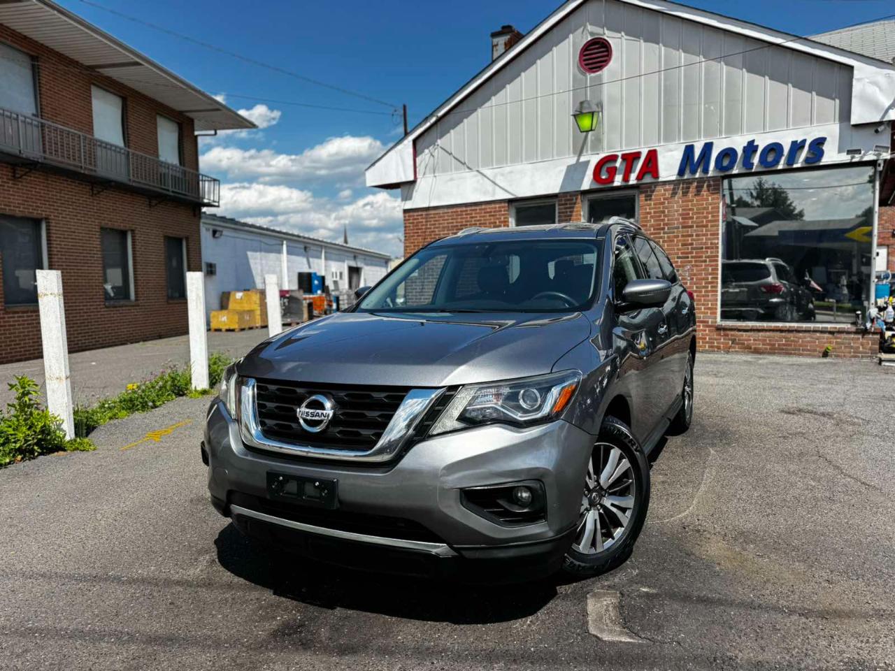 Nissan Pathfinder FWD SL 2018