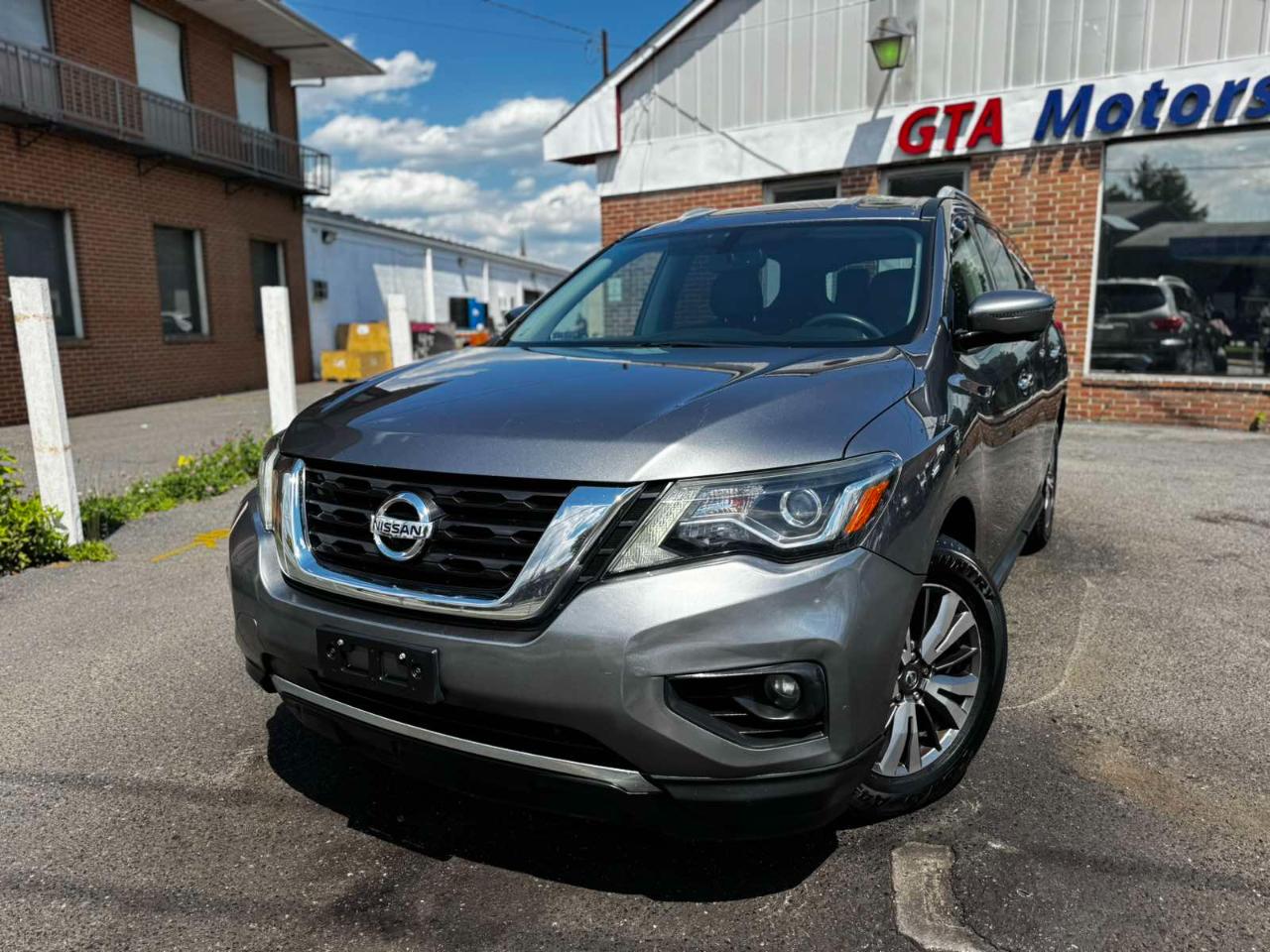 Nissan Pathfinder FWD SL 2018