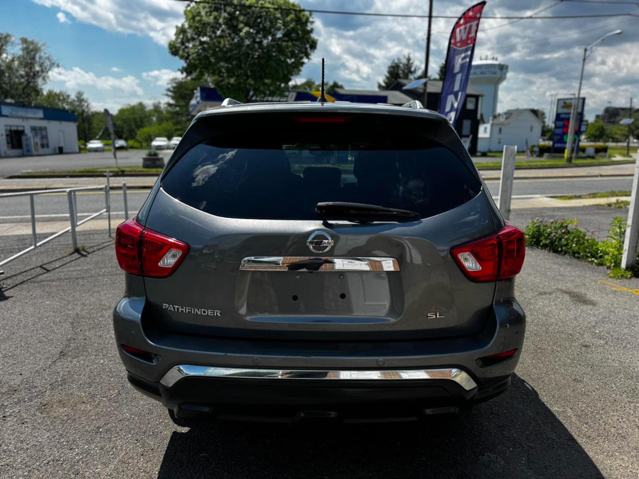 Nissan Pathfinder FWD SL 2018