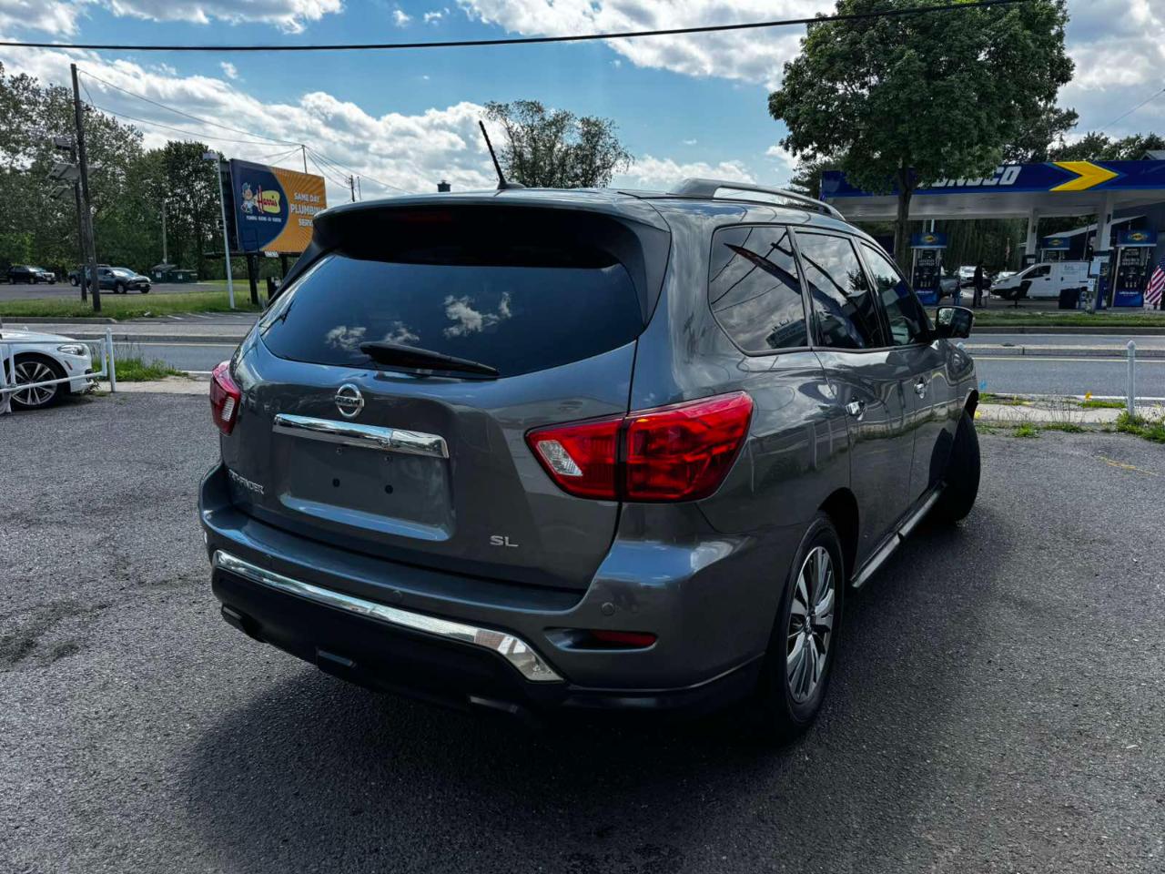 Nissan Pathfinder FWD SL 2018
