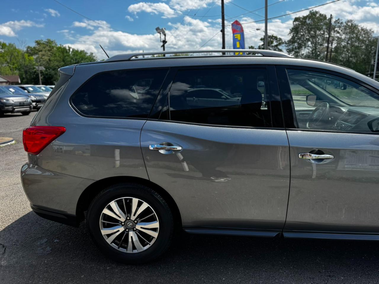 Nissan Pathfinder FWD SL 2018