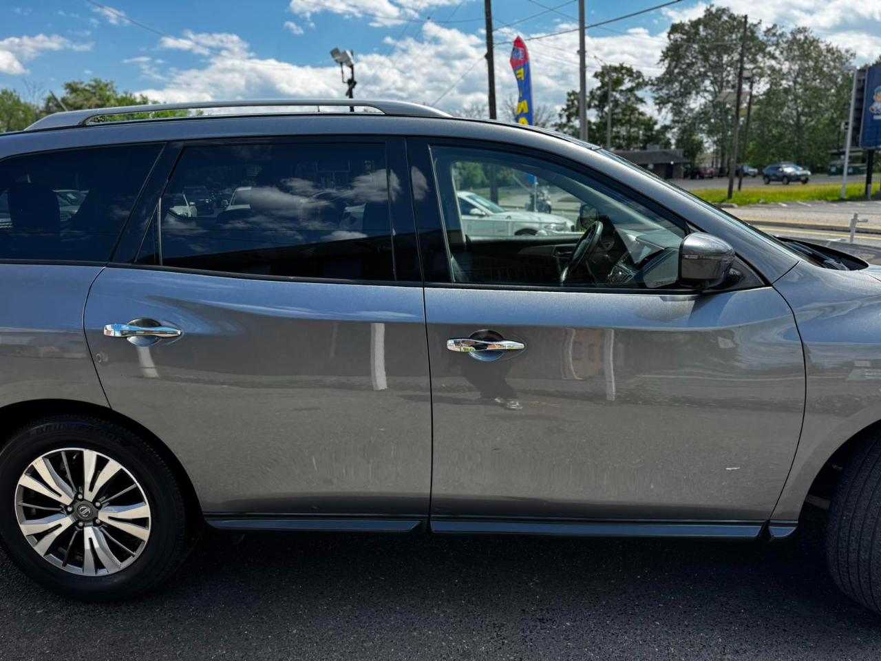 Nissan Pathfinder FWD SL 2018