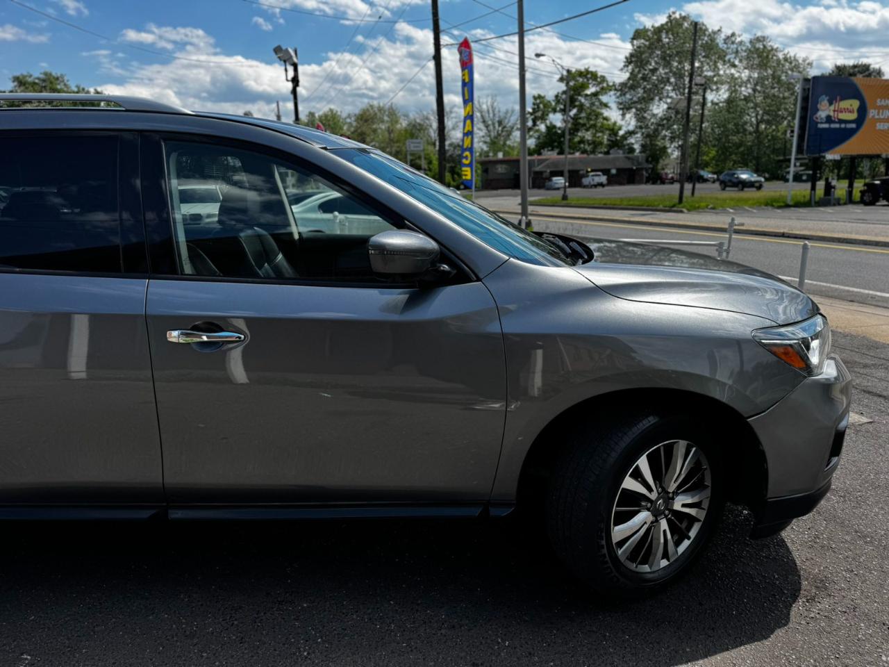 Nissan Pathfinder FWD SL 2018