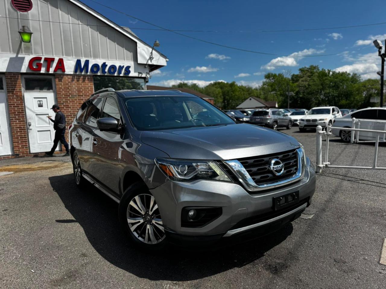 Nissan Pathfinder FWD SL 2018