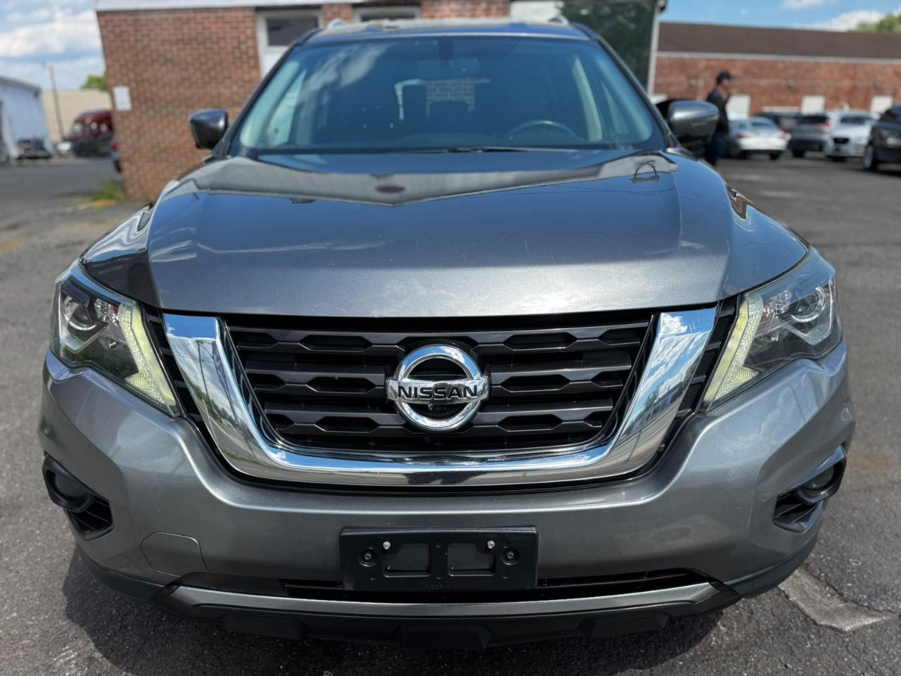 Nissan Pathfinder FWD SL 2018