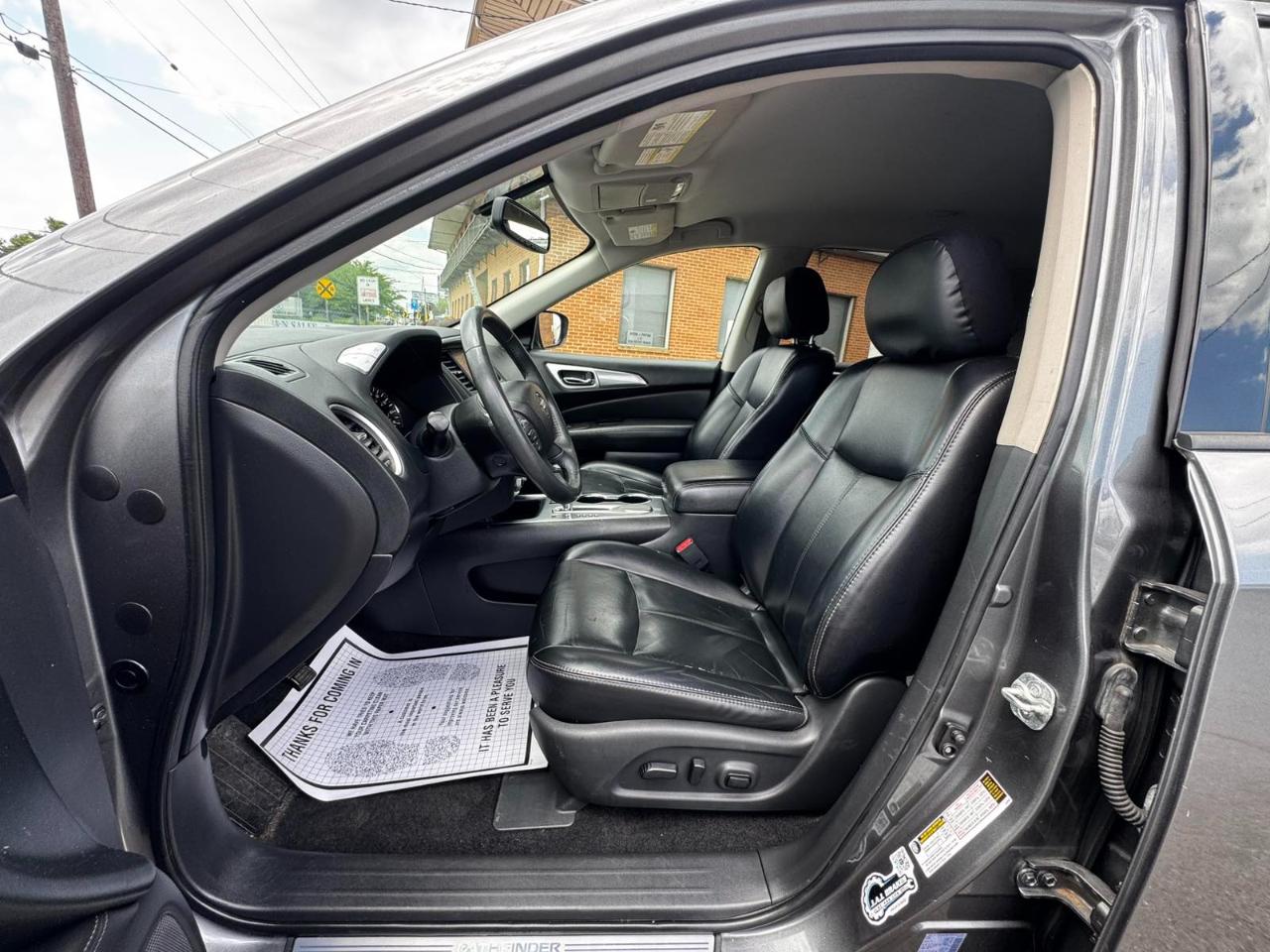 Nissan Pathfinder FWD SL 2018