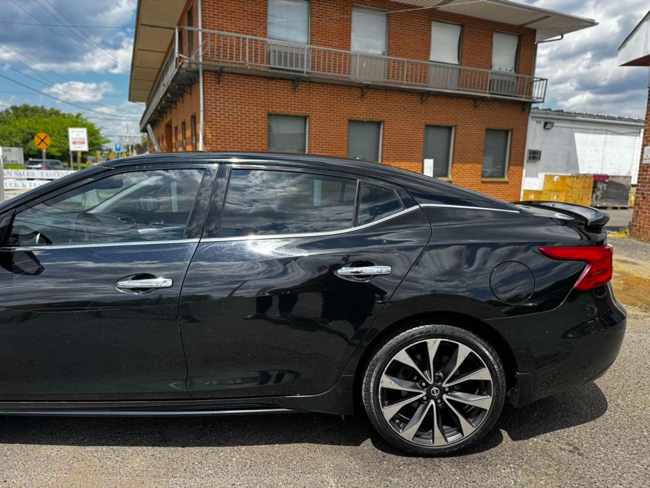Nissan Maxima 4dr Sdn 3.5 SR 2016