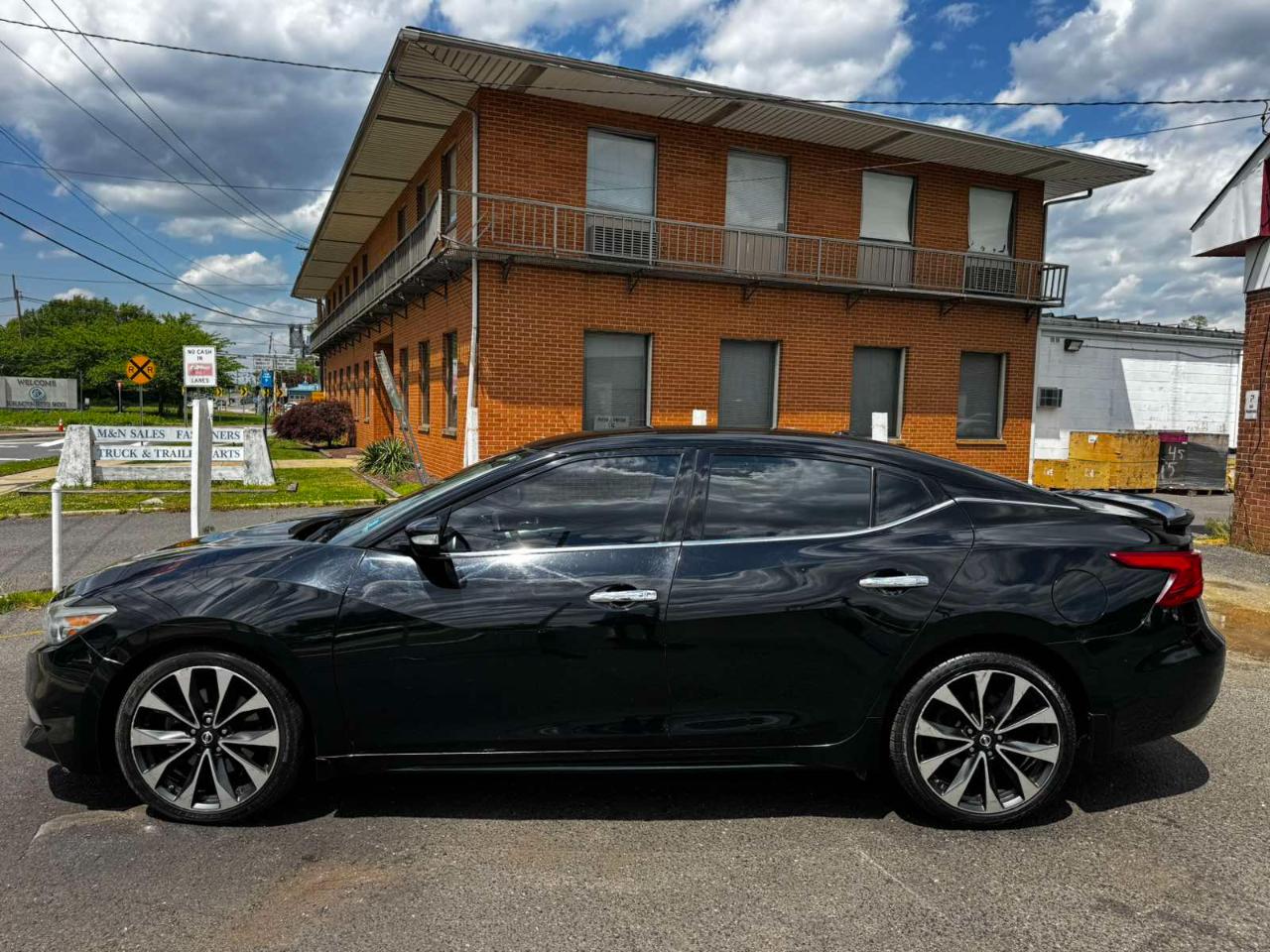 Nissan Maxima 4dr Sdn 3.5 SR 2016