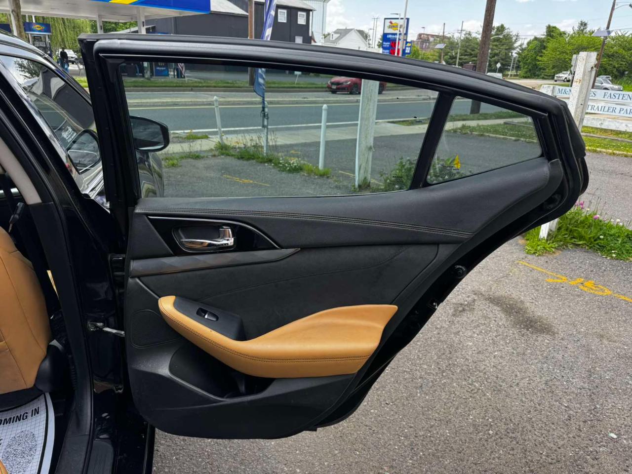 Nissan Maxima 4dr Sdn 3.5 SR 2016