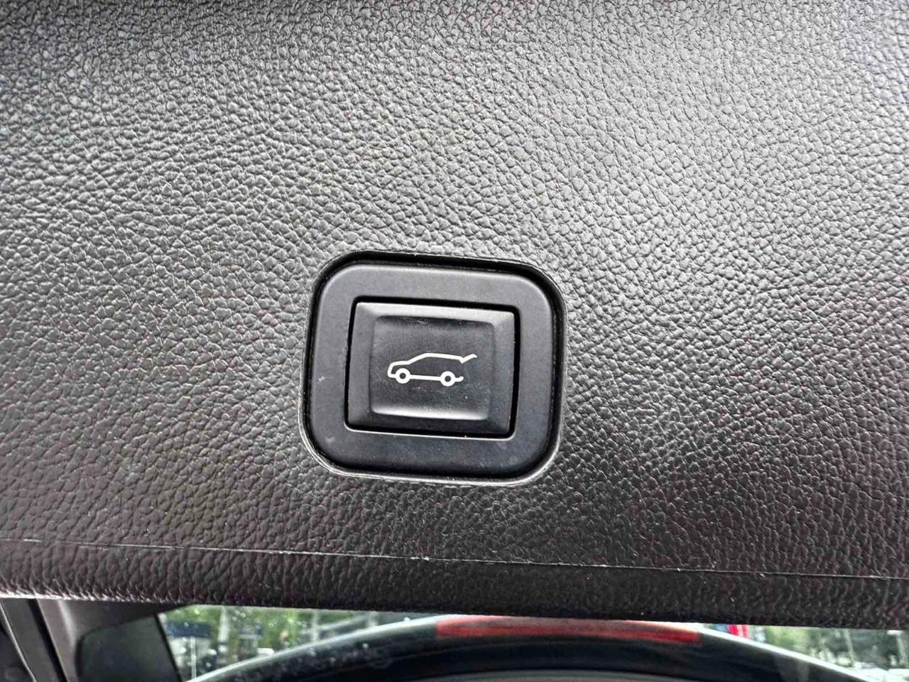 Cadillac SRX AWD 4dr Premium Collection 2012