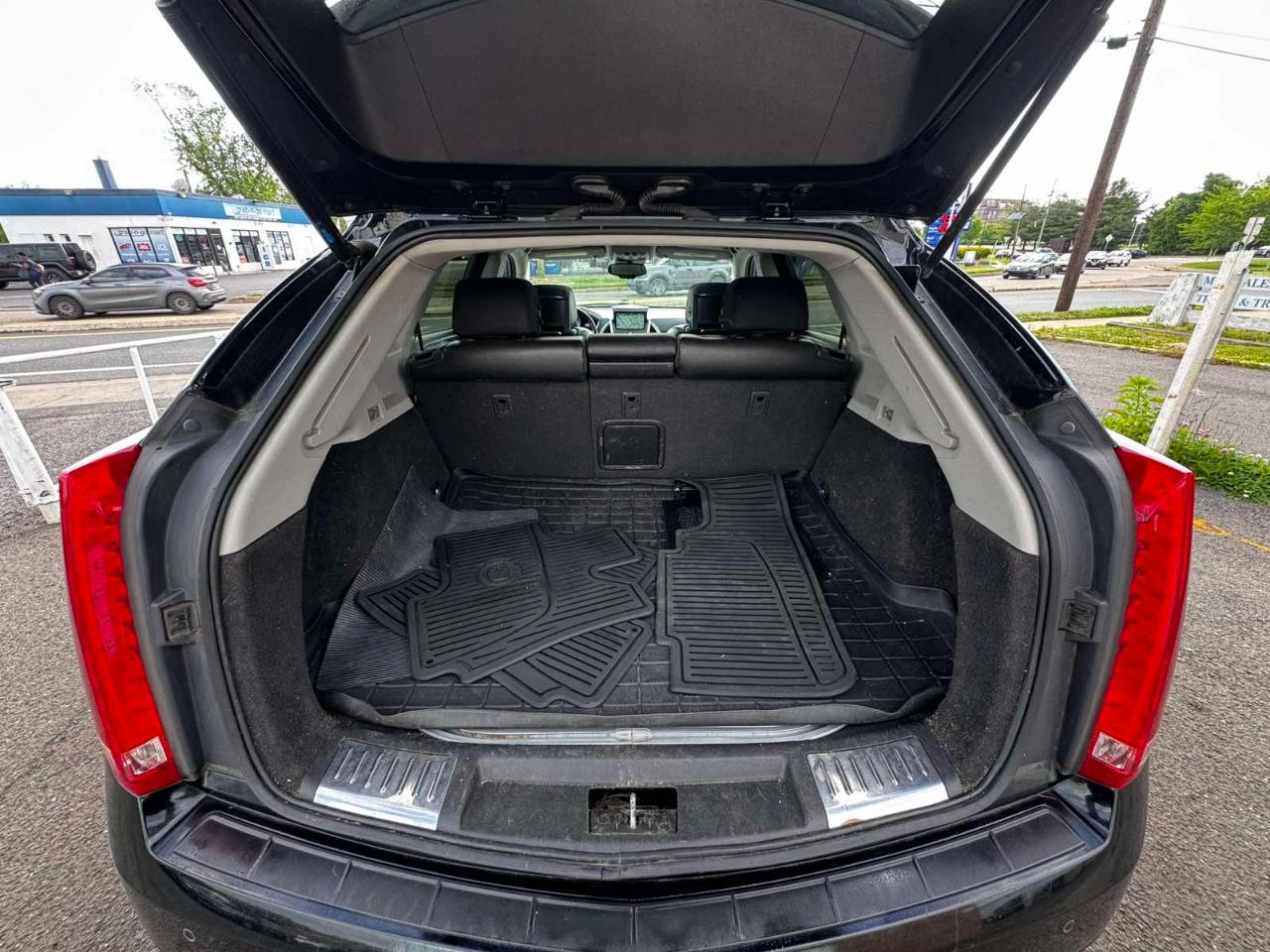 Cadillac SRX AWD 4dr Premium Collection 2012