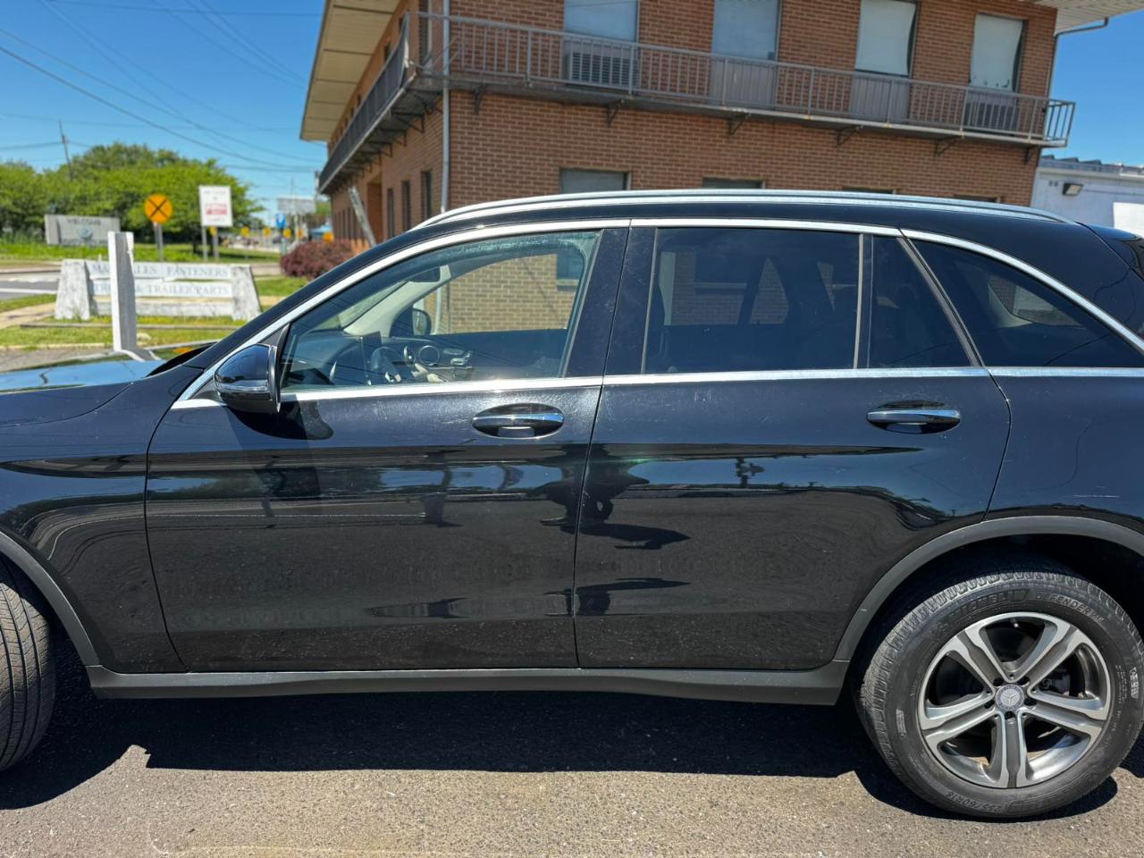 Mercedes-Benz GLC 4MATIC 4dr GLC 300 2016