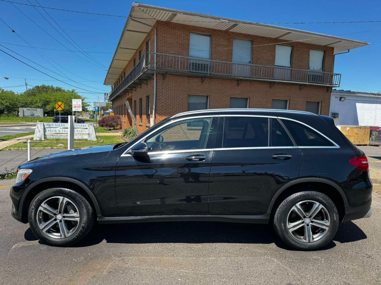 Mercedes-Benz GLC 4MATIC 4dr GLC 300 2016