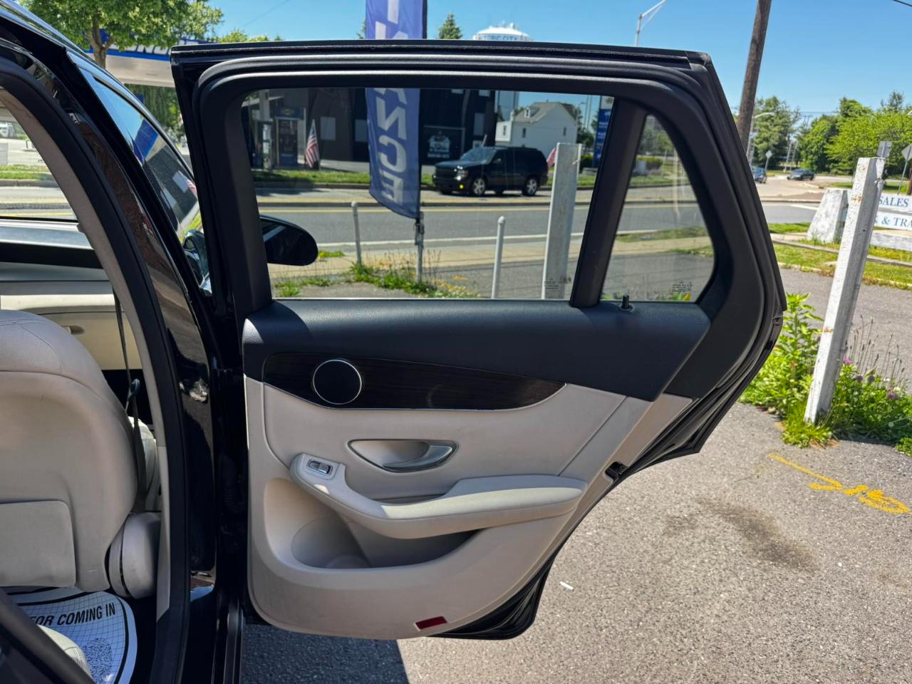 Mercedes-Benz GLC 4MATIC 4dr GLC 300 2016