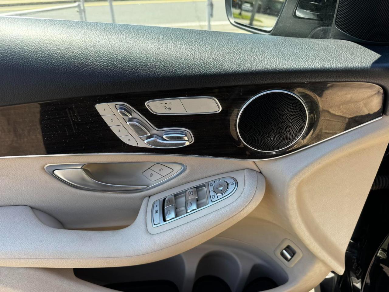 Mercedes-Benz GLC 4MATIC 4dr GLC 300 2016