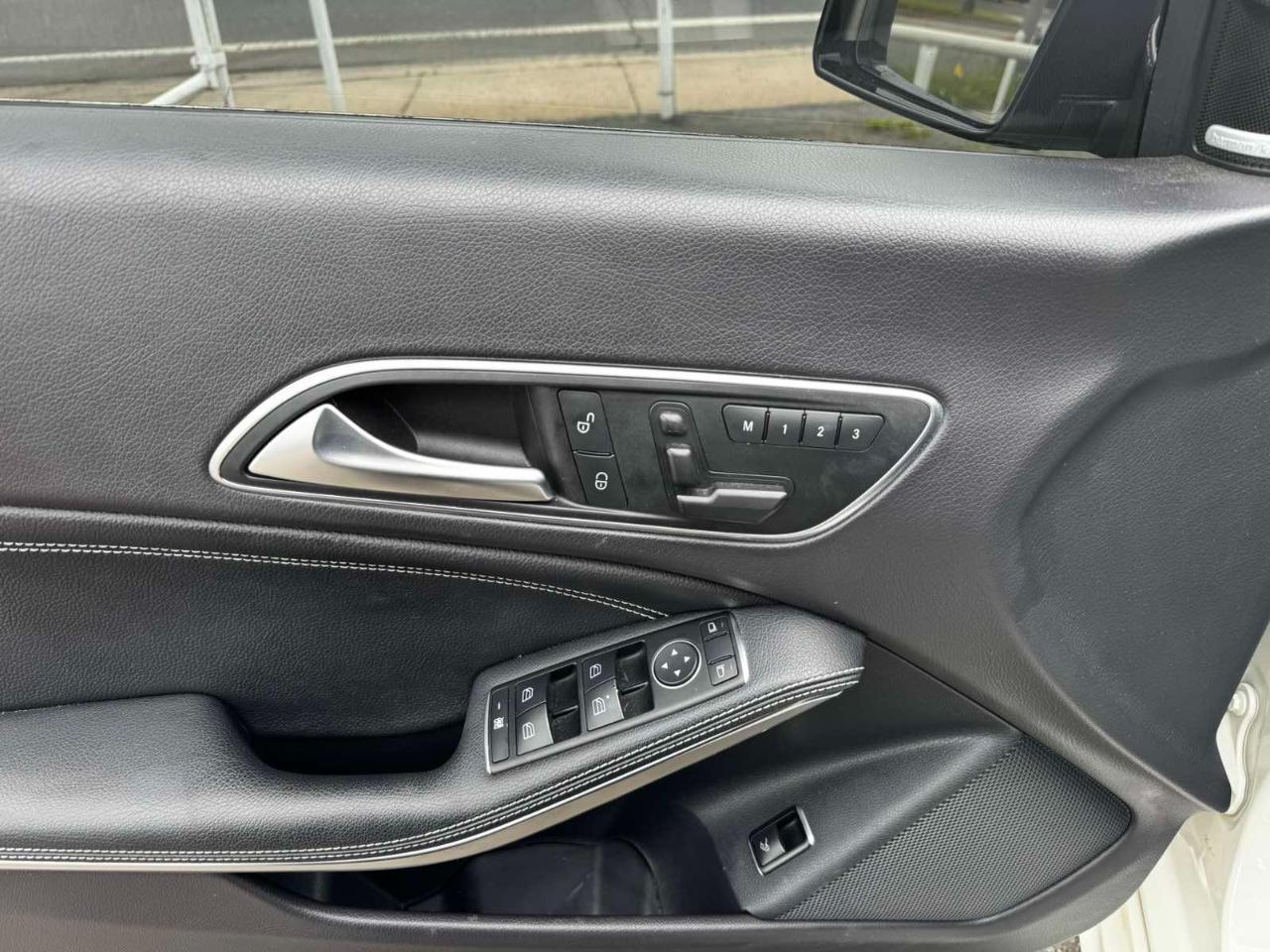 Mercedes-Benz CLA-Class 4dr Sdn CLA 250 FWD 2014
