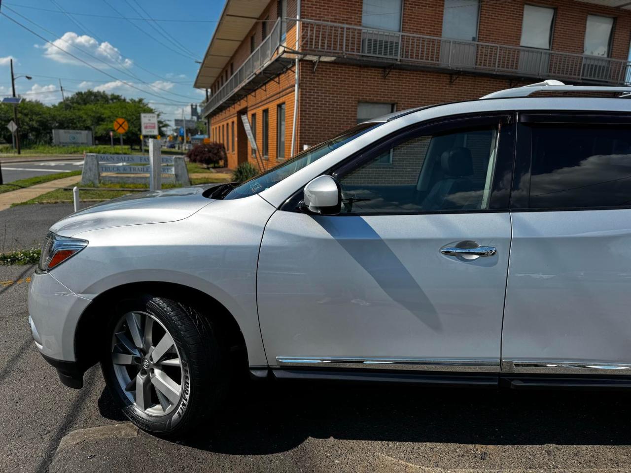 Nissan Pathfinder 4WD 4dr Platinum 2013
