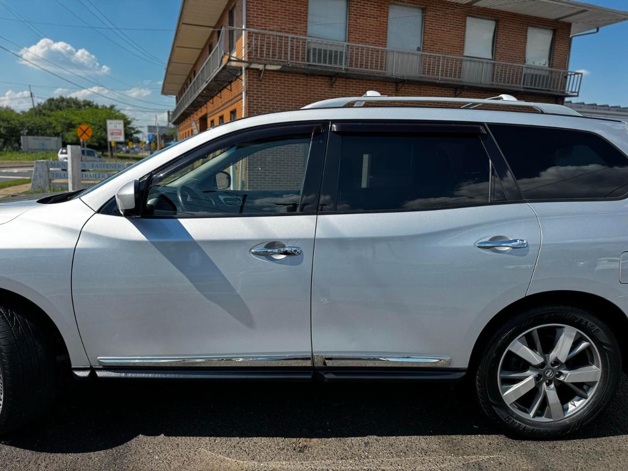 Nissan Pathfinder 4WD 4dr Platinum 2013